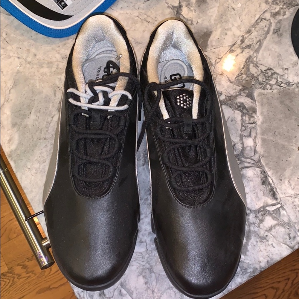 lightly used golf shoes , 10.5